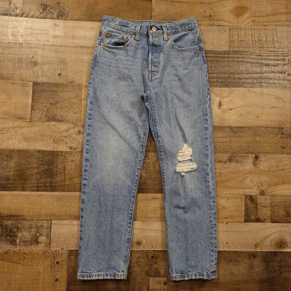 Levi’s 501 Original Jeans Women’s W26 L26 Light Wash Distressed Denim‎